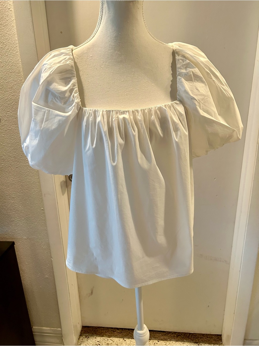 Alex Marie White Puff-Sleeve Women's Top